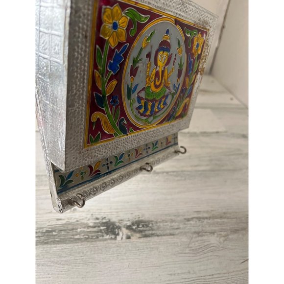 Silver and enamel look hanging mail/key holder - Picture 6 of 6